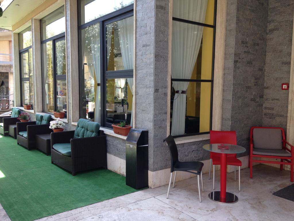 Hotel Mediterraneo Chianciano Terme Exterior foto