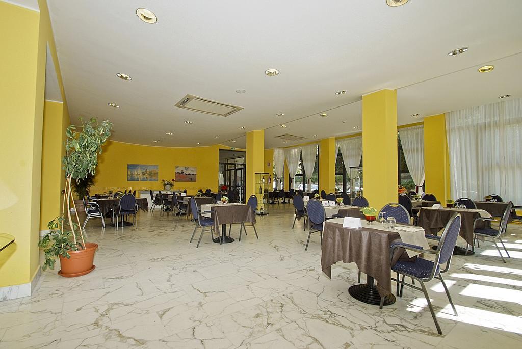 Hotel Mediterraneo Chianciano Terme Exterior foto