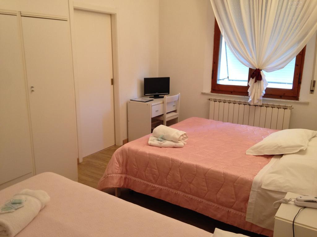 Hotel Mediterraneo Chianciano Terme Zimmer foto